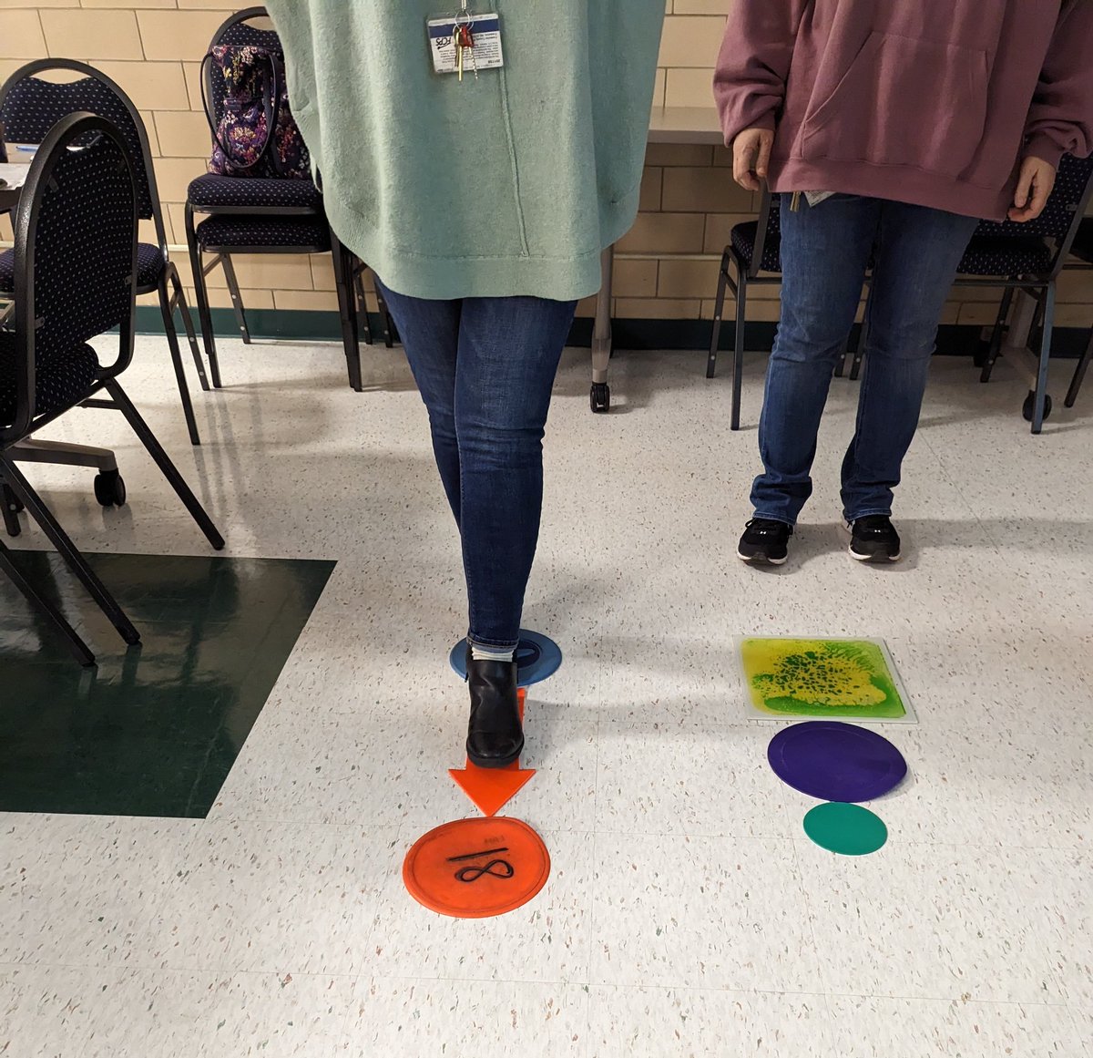 robbins_fcps's tweet photo. The Adapted PE team provided an awesome session! Did you know that staying hydrated can promote higher cognitive function?! So many great ideas to increase engagement, physical development and content knowledge!
#ecefcps #R4K @FCPSAdaptedPE @CLynnDonnelly https://t.co/mtCCWGNBZB