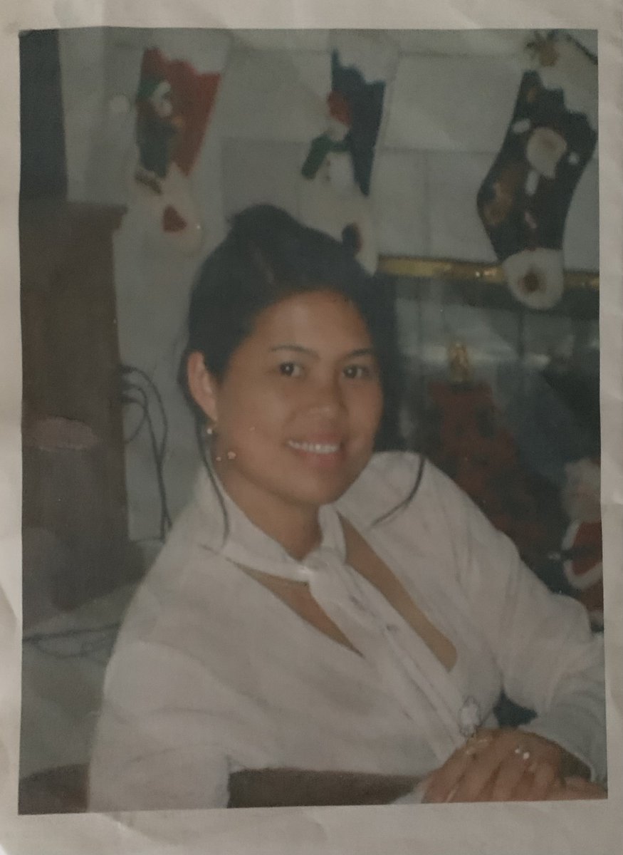 my mom is so mf gorgeous wow