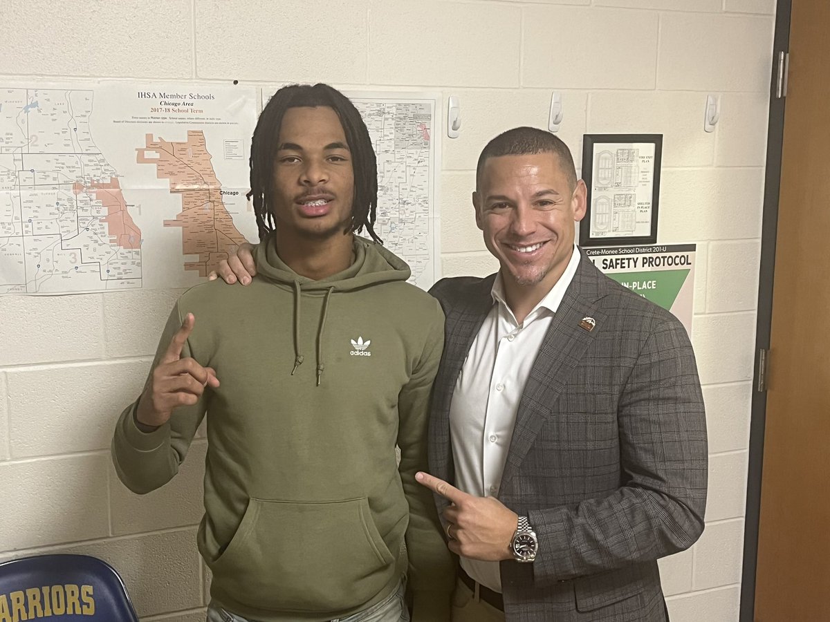 Thanks @CoachLT39 for the visit today 💯 Let’s get to work! 💪🏽 @WMU_Football @CreteMoneeFB