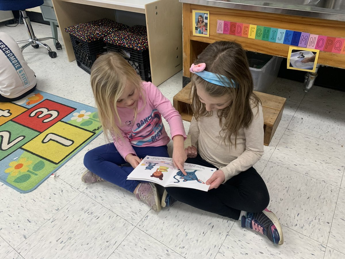 tbrin0579's tweet photo. 1st grade readers partner with their Pre-K friends to read them some stories! @WindomElem https://t.co/kwF5b70rGg