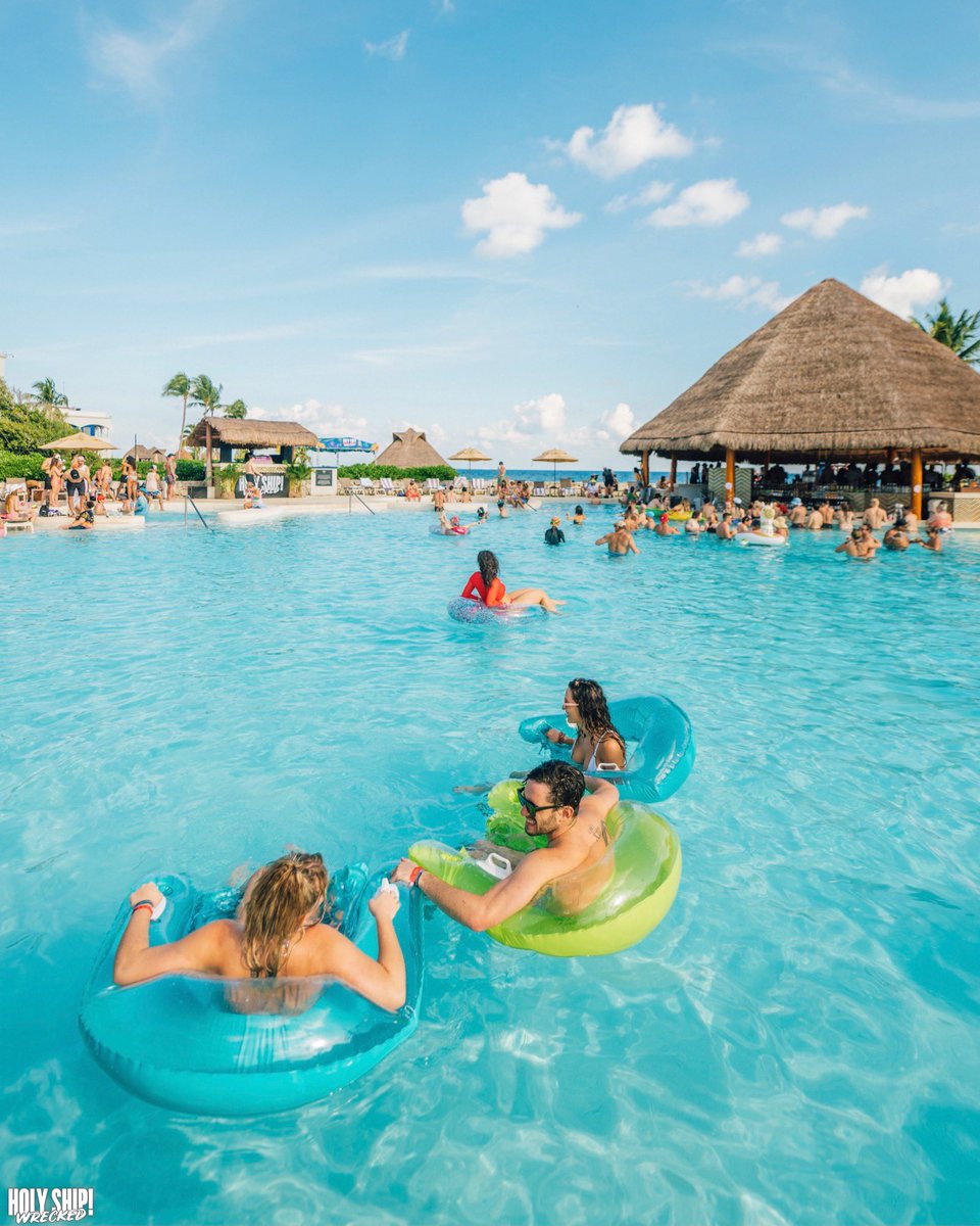 Easing into the week with pool parties soundtracked by <a href="/fun2bjane/">jane</a>, <a href="/LisbonaSisters/">Lisbona Sisters</a> &amp; <a href="/djdials/">Noah Bennett</a>. 🏊‍♀️