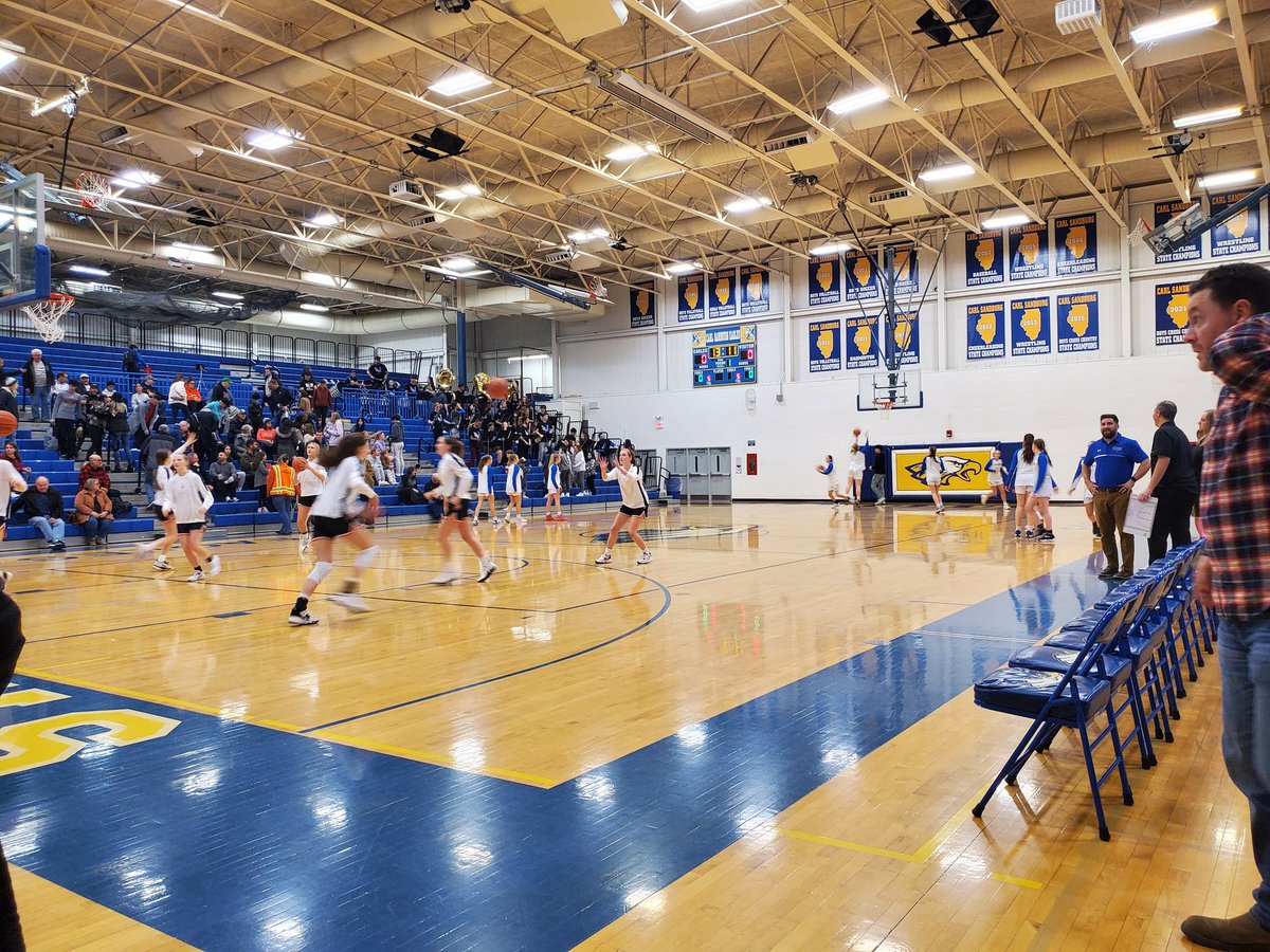 SandburgHS's tweet image. Dance Showcase - Hoops - PEOPEL crew! You name it...it&apos;s happening here at CS! @coach_robes @ms_carlson1208 @Janineneno @SandburgHoops @CSEaglesHoops