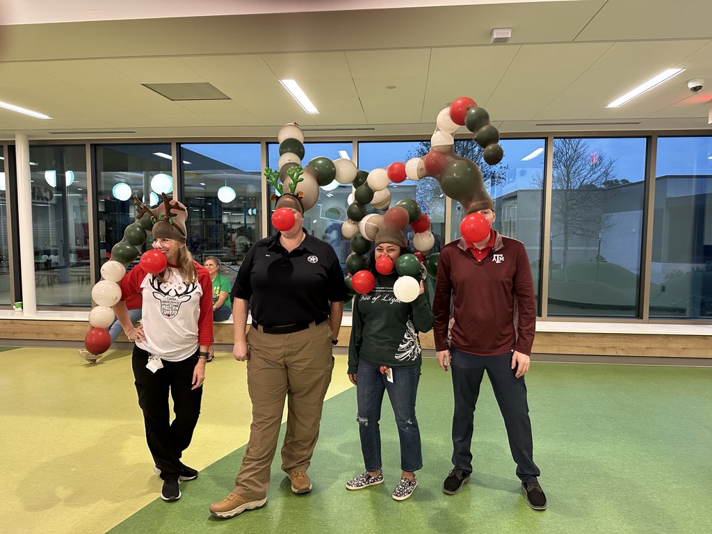 RoarkEarly's tweet photo. Oh DEER! We had SNOW much fun at our @RoarkEarly Faculty Christmas party! #RoarinRoarkKats #ChristmasFun https://t.co/lPHGRMEJdZ