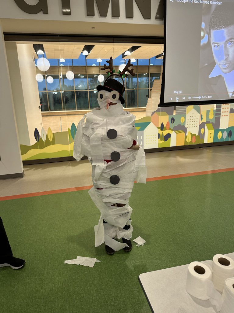RoarkEarly's tweet photo. Oh DEER! We had SNOW much fun at our @RoarkEarly Faculty Christmas party! #RoarinRoarkKats #ChristmasFun https://t.co/lPHGRMEJdZ