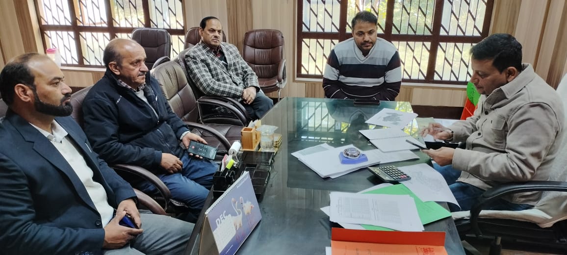 REAPUttarkashi's tweet photo. Meeting with CAO (incharge CDO) DHO(Incharge DDO) regarding best practices and issues in the district.
@basava_ias 
@REAPUttarakhand 
@SecyRDUK 
@nitikakh22 
@CdoUttarkashi 
@UlacDemirag https://t.co/nrn4PsVbCp