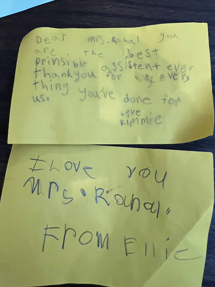 monroeandi100's tweet photo. Students showed their gratitude this week! I love reading their sweet notes to our Faculty members π» #CESBuzzing #firstgrade https://t.co/aEIaxiYeyt