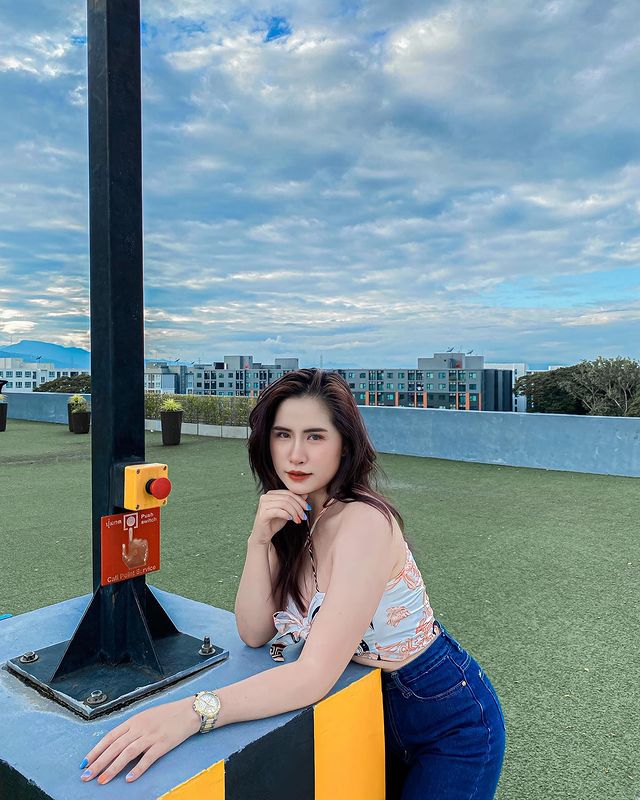 7Nattiya's tweet photo. อยากหุ่นดีต้องไดเอท แต่ถ้าชอบอะไรเผ็ดๆ ก็ต้องเรานี่ล่ะ 💦 😍 😎

#เงี่ยนหีแฉะ #เงี่ยนหีอยากโดนเย็ด #ควยเด็กมัธยม #เย็ดหีเด็ก https://t.co/EHdrkAE82r