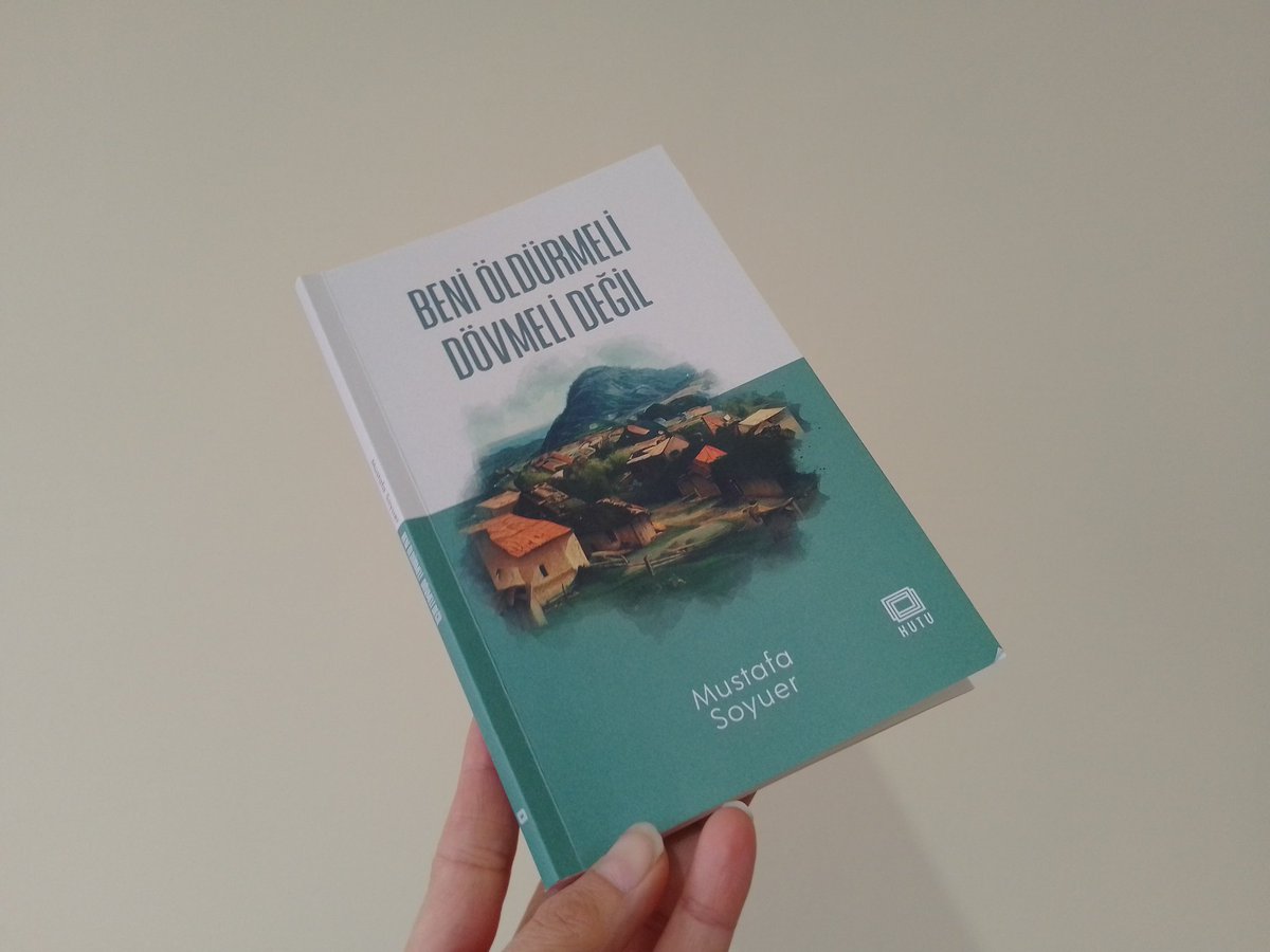 İnce ince kırılmanın, içine doğru ağlamanın, ıssıza kaçıp kendini avutmanın çok yakıştığı içli kahramanların kendileri gibi kırgın bir üslupla şahlandığı öyküler. Tematik bir teknikle yazılması da ayrıca şık olmuş. 

@elestirikovugu editörlüğünde bir <a href="/MustafaSoyuer/">Mustafa Soyuer</a> kitabı