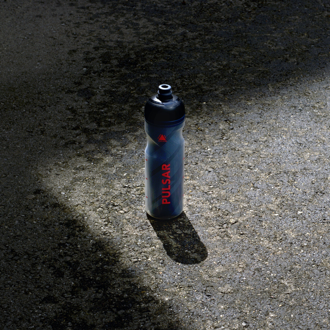 SIGGofficial's tweet photo. Pulsar bottle - the perfect gift idea for your bike enthusiastic friend! 🚲 

#training #trainingplan #workoutplan #workout #pulsar #zerowaste #sustainability #sigg #siggswitzerland #siggbottles #workoutbottles #workoutbottle #stayfit #healthtips #hydration https://t.co/spAUoaR47Z