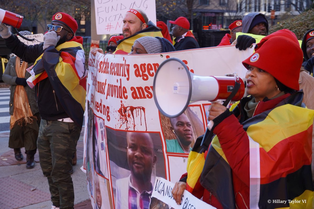 Ugandan diaspora protesters brave the cold to march on streets of Washington DC &amp; at the #USAfricaLeadersSummit22.

They call out despot Museveni’s nearly four decades rule of oppression, repression, &amp; suppression.

U.S. can’t preach democracy &amp; support dictators at the same time
