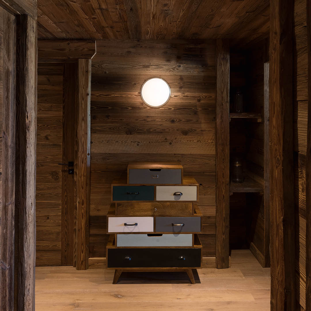 slvnorway's tweet image. SLV MARONA TAK-/VEGGARMATUR MED STÅL-DETALJ 

Se mer på SLV.com: bit.ly/3Pp8dMH

#slv #slvlys #experiencelight #MARONA #takarmatur #vegggarmatur #belysning #innendørsbelysning #BW22 #ELNR #EFOBASEN #elektriker #elektrogrossist