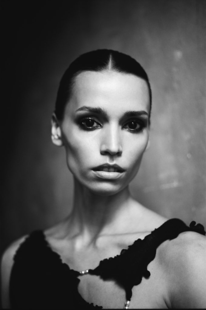 New special collection : Parijaat 🗝 on <a href="/foundation/">Foundation 🌐</a>

One best picture from each photo shoot.

#8 «Nothing to say.»

foundation.app/collection/xxx…