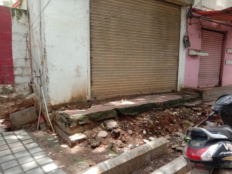 Encroachment of temple shops on drain not being removed despite follow up by devotees and residents. Drain work on 100 ft rd stopped due to this. Temple inundated with water during rains. We demand action against encroachment.   @BBMPAdmn @BBMPCOMM <a href="/rohinisindhuri/">Rohini Sindhuri ( FA )</a> <a href="/CMofKarnataka/">CM of Karnataka</a>
