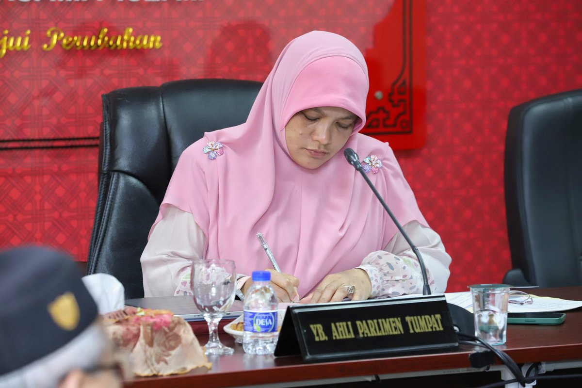 officialmumtaz's tweet photo. Sebagai Ahli Parlimen Tumpat, hari ini Lawatan Kerja Pertama Kak Taz ke Majlis Daerah Tumpat.
#mumtazmdnawi
#N19Demit
#P019tumpat
#PAS
#kelantan
#pnbest
#malaysiasejahtera
#BersihStabil
#PerikatanNasional
#MuslimatPAS
#WanitaMalaysia https://t.co/Cv4aKOf7eu