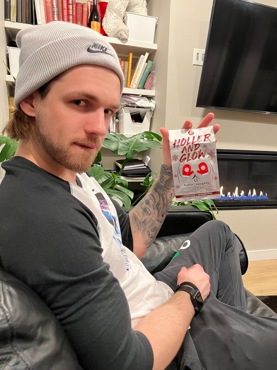 𝖕𝖊𝖓𝖓𝖞 𝖘𝖚𝖎𝖈𝖎𝖉𝖊 on Twitter: "Yes, the booty 🍑 mask is for HIM @CJ