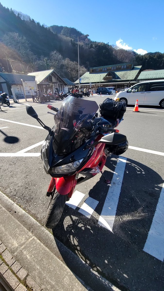 Z1000SX5's tweet photo. お昼ごはん!
油にやられたので、中和させます🍦 https://t.co/vvrKPBpAdH