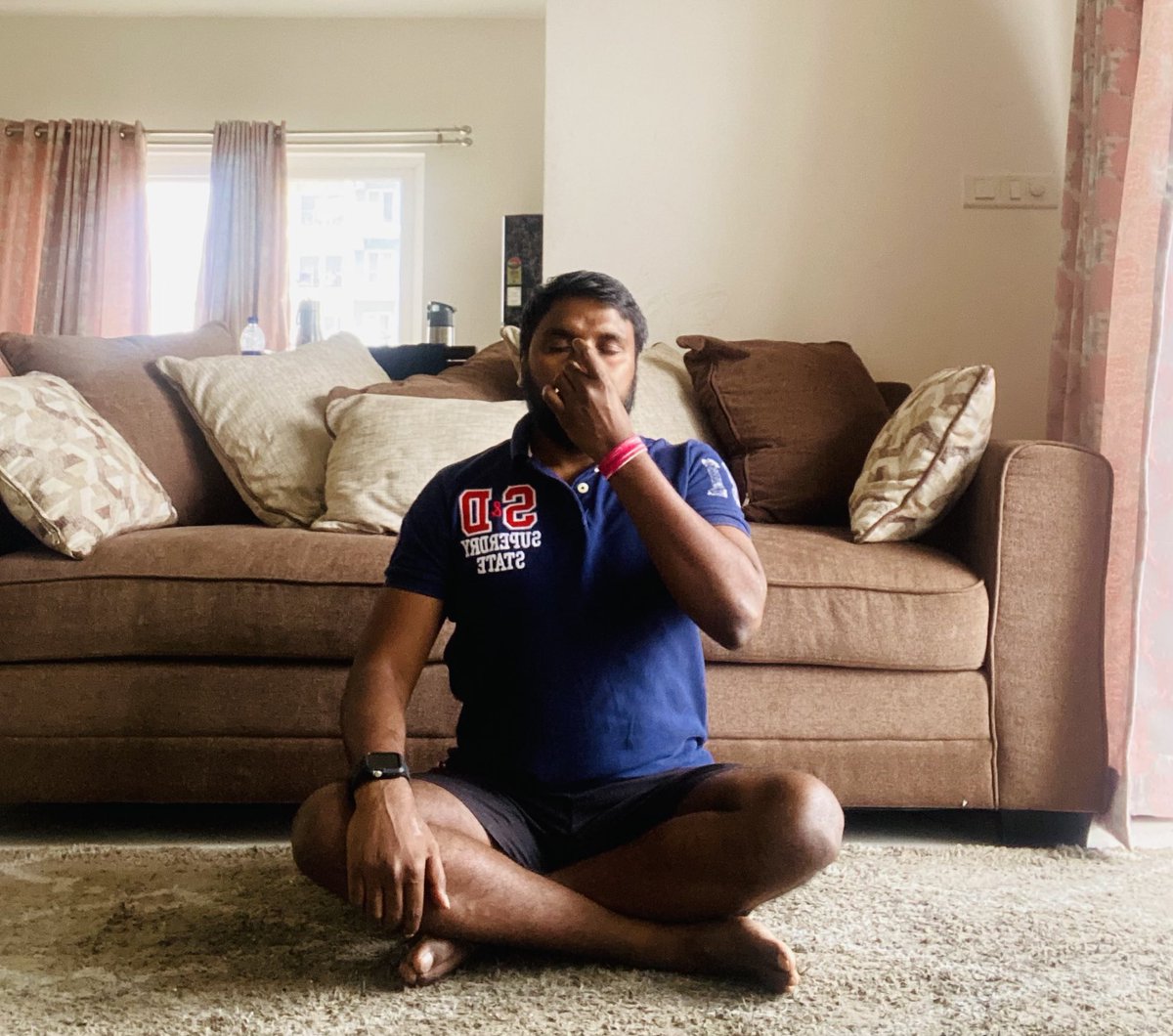 upen_dev_singh's tweet image. ✨3 hrs Morning Rituals⭐️
🏃🏃🏾5 Kms Running
🧘🏾🧘🏾60 mins Pranayam
🤸🏾🤸🏾30 mins Aasan.
🧎🏽🧎🏽30 mins Meditation
#yoga