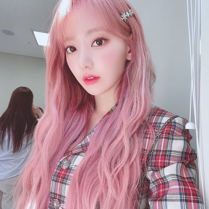 ssera pics on Twitter: "SAKURA PINK HAIR WILL ALWAYS BE FAMOUS"
