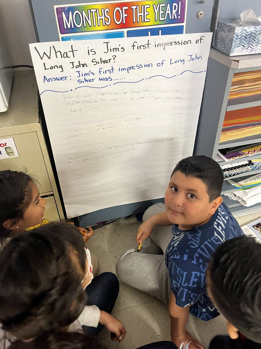 mrstbrigham's tweet photo. Ms. Jimenez @Hillside_Eagles encouraging group collaboration during a gallery walk to complete comprehension questions. Students were supported with sentence stems and encouraged to revise and edit their responses. @Kbarbermath @cgross2018 #TheGISDEffect #BeTheLight https://t.co/WGdXJiYXBT
