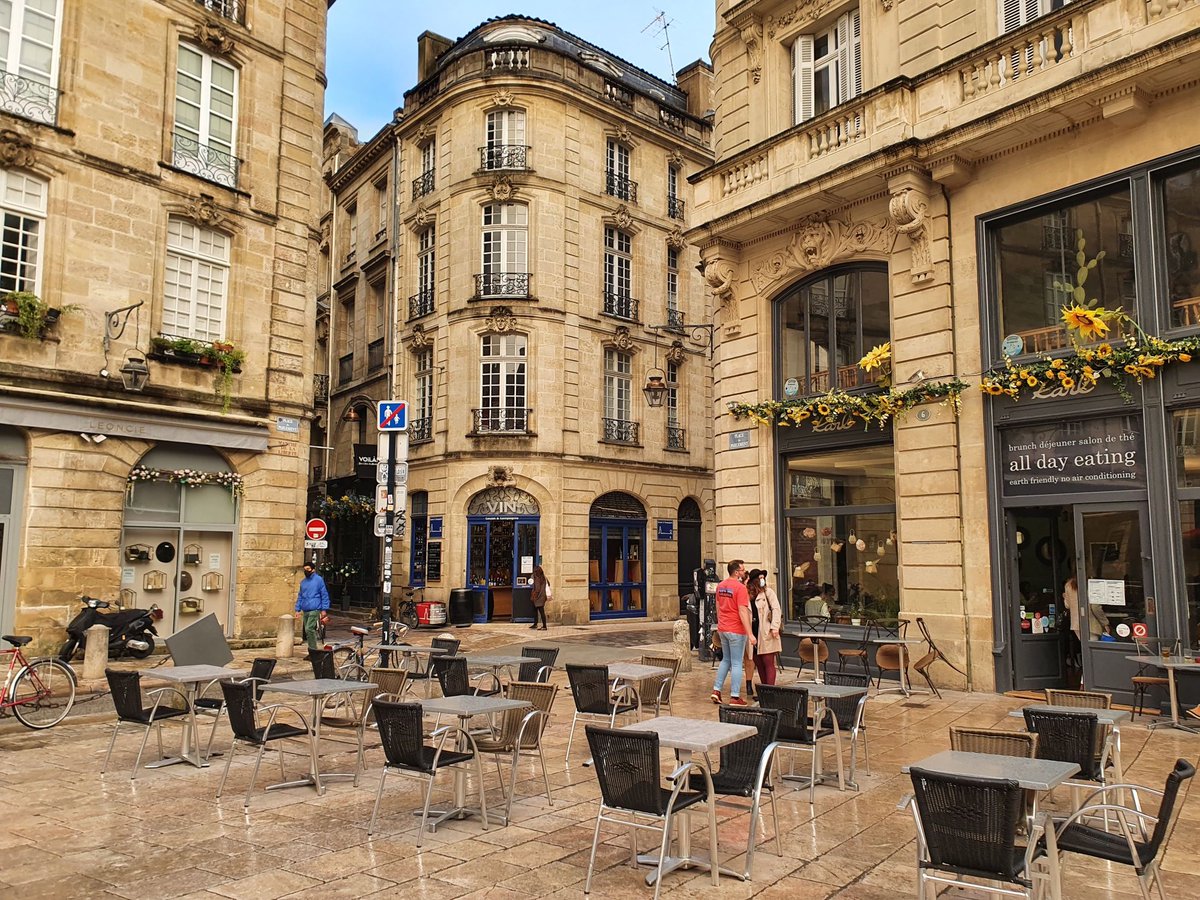 NeoTraditional Architecture Memes tweet media