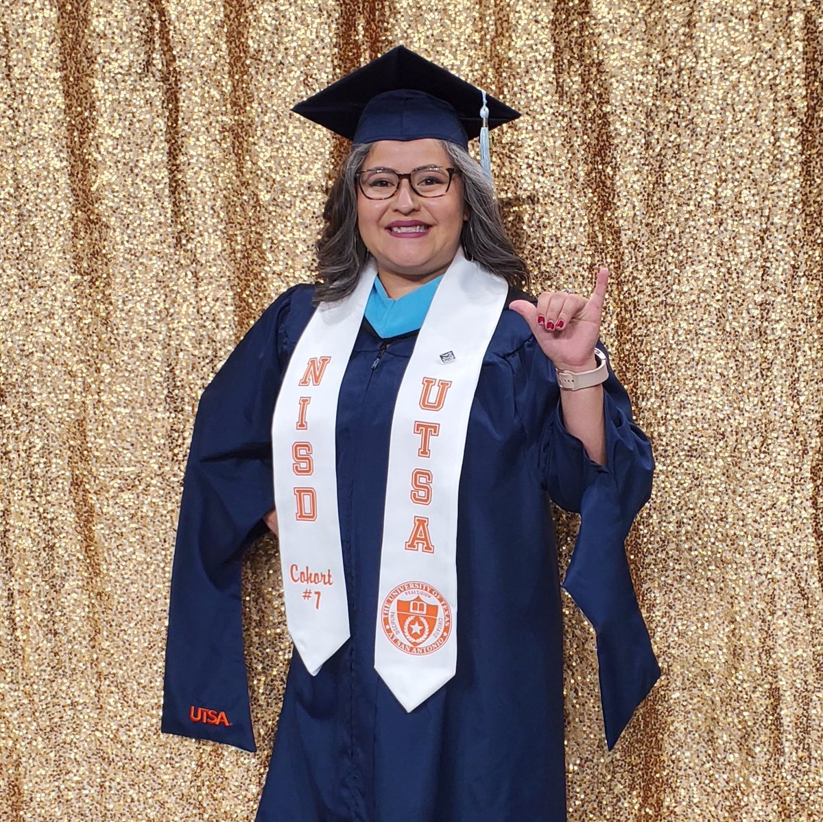 MrsVWXYZ's tweet image. #NewProfilePic #UTSAGrad22 #NISDCohort7 #MasteredIt @TeamELPS @NISDTeachLearn @NISD @NISDLeonValley