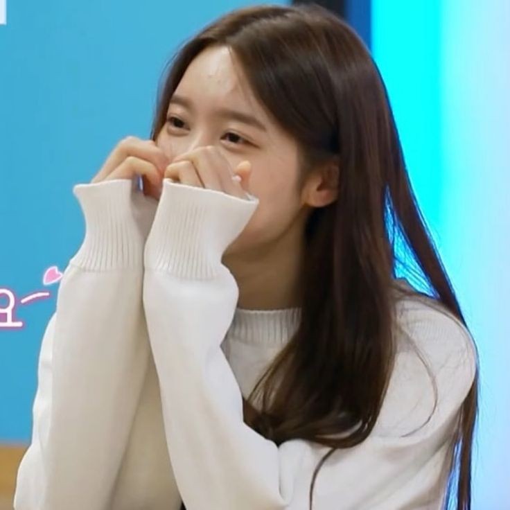 HyungseoBR's tweet photo. ⌜#CURIOSIDADES 🦊⌟
— Ela é amiga da #YUNJIN do #LESSERAFIM e da #MAY do #NEONPUNCH.
— Ela não gosta de suco de laranja, gatos e cores neon.
— Ela é boa em cozinhar.
— Hyungseo diz que sua personalidade é brilhante
— Ela quer confiante no palco assim como Blackpink. https://t.co/wwGqZ01ov5