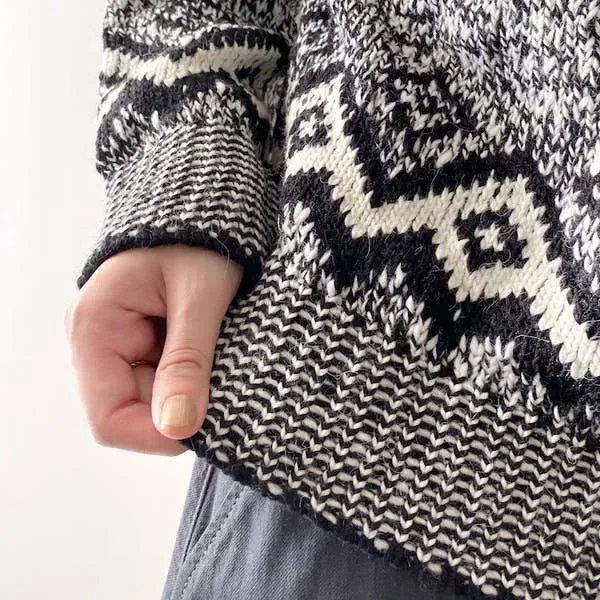【ZARA】これ1枚でめっちゃ映える…!最強にかわいい「新作ニット」冬中ヘビロテしちゃうよ〜!の「ジャカードニットセーター」がかわいすぎる落ち着いたモノクロカラーのノルディック柄がオシャレなの!シンプルなボトムスと合わせるだけで着映えしますよ〜! 