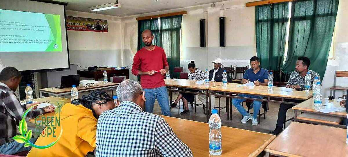 green_hope_rew's tweet photo. Day 2 photos 
The trainer!
Abel Zerfu (@abelenergy1), the @GreenHopeRW manager and energy expert ;   on the training “The Solar PV System” prepared by #ON_ENERGY_CONSULT for The #Don_Bosom_Catholic_TVET teachers.  

 Contact Abel Zerfu
Tel :- +251 91 319 1987 https://t.co/NlMGm1dq33