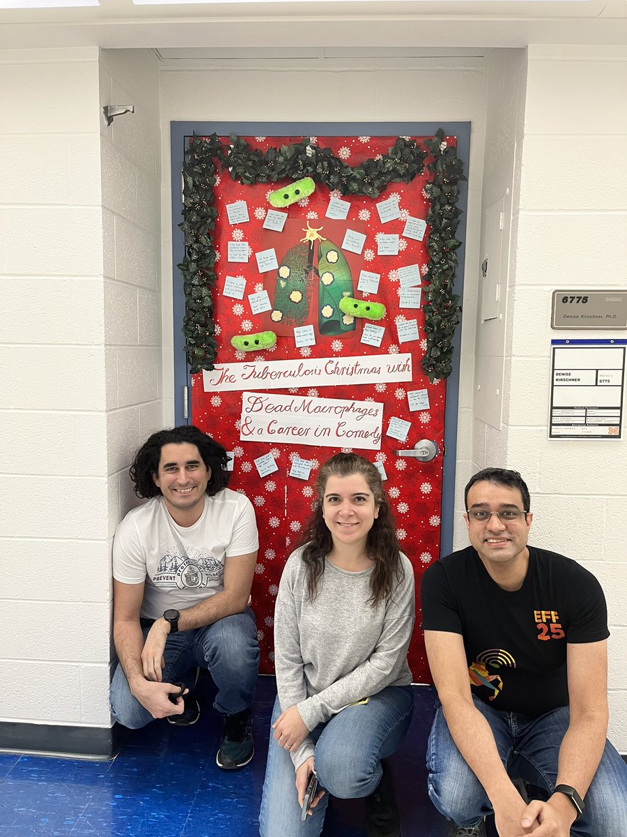 KirschnerDenise's tweet photo. When your postdocs go all out decorating with a lung tree and granuloma ornaments @UMMicroImmuno @MaralBudak https://t.co/fV2QQxxxol