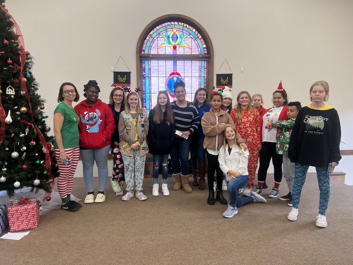 Angie Quezada and I had the pleasure of talking to a local Girl Scout Troop on Sunday! We had such a great time telling them all about the news industry. What a wonderful group of talented young ladies. Thanks for having us! <a href="/wnct9/">WNCT</a> <a href="/AngieQ_tv/">Angie Quezada</a>