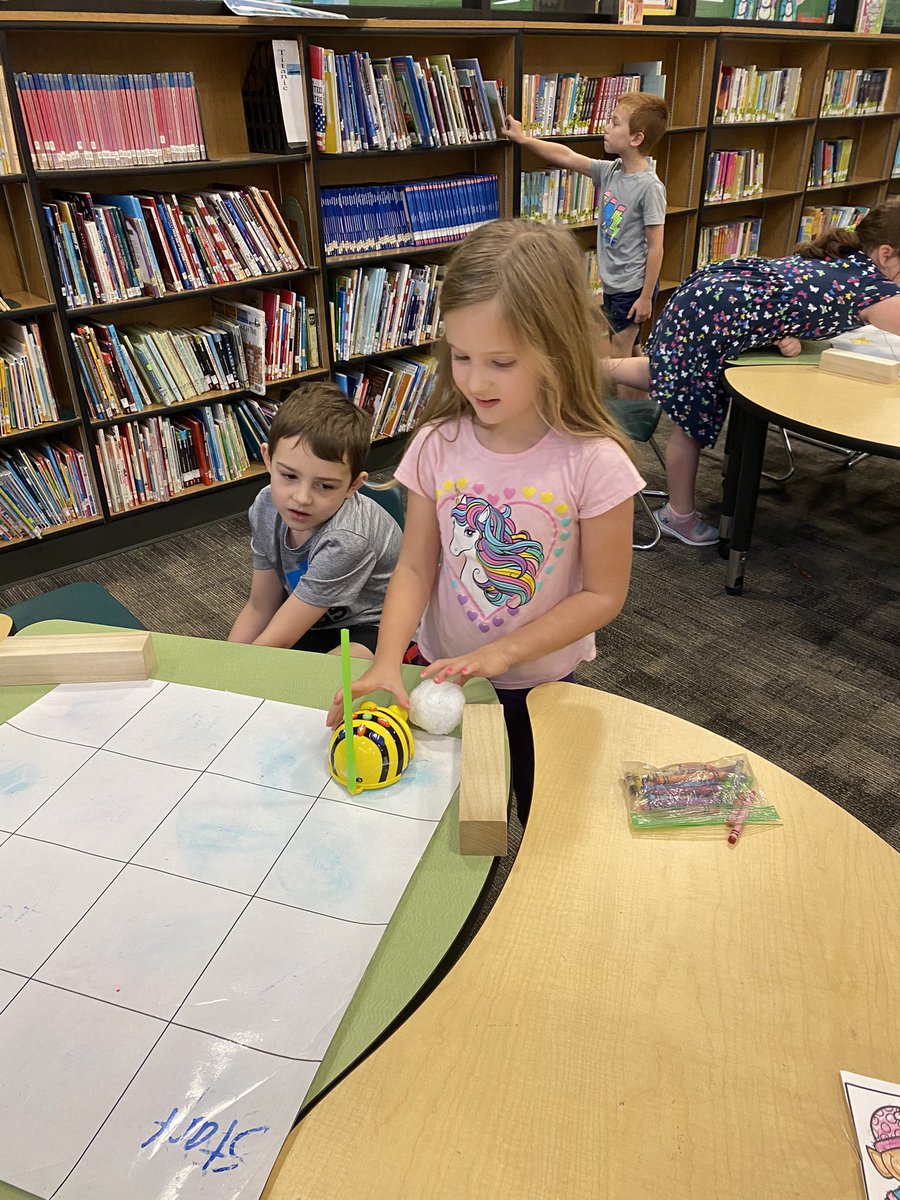 GreentreeLib's tweet photo. More learning with Bee Bots! First graders @HumbleISD_GTE had so much fun. #codingandbeyond #theHumbleLibrarian https://t.co/WYCJww34uJ
