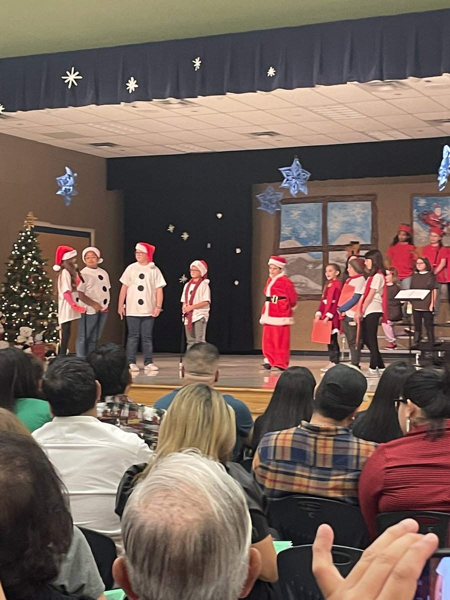 My heart is so full tonight. I got to my old campus &amp; see many of my former students perform in a Christmas musical. They were amazing! I was fortunate enough to teach some in kinder &amp; 3rd 😁 ❤️ 🎄 #oncealonghornalwaysalonghorn
