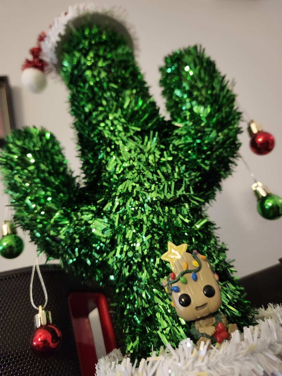 TKBM_'s tweet photo. 🎄Day 13🎄

Why does this Groot look strangely similar to Day 8?? Hmmmm...  

Well here's Groot in a Christmas cactus ❄️
#FunkoPop #iamgroot #HappyHolidays https://t.co/D3bZOhHzvY