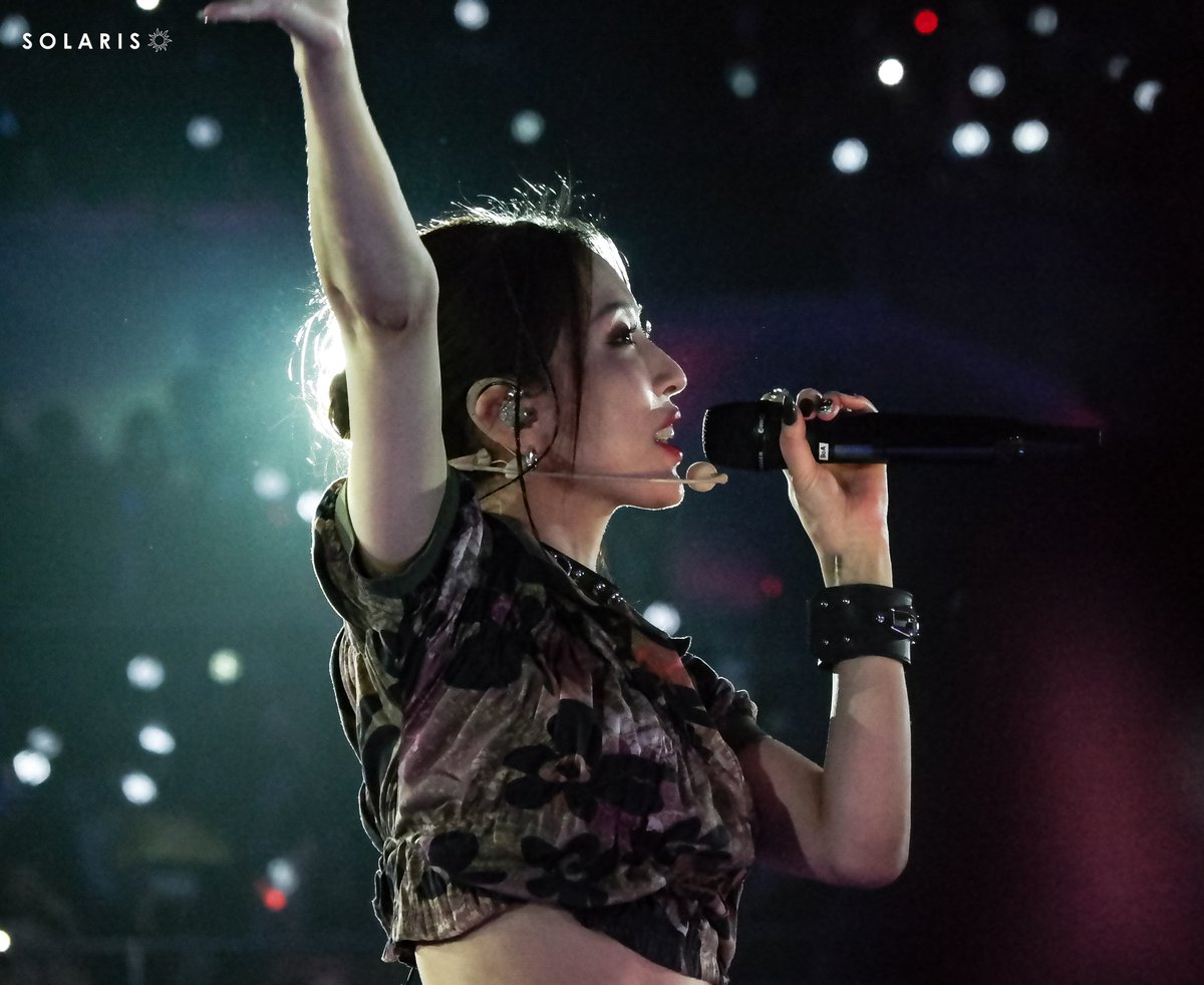 winterchildkai's tweet photo. Releasing here my BoA and TVXQ shots too coz they were all saur cute!
120922 | BeYou 2 @ Smart Araneta Coliseum - BoA
#BeYou2inManila #BeYou2 #BoA #BeYou2withBoA https://t.co/VFJBbN25Bd