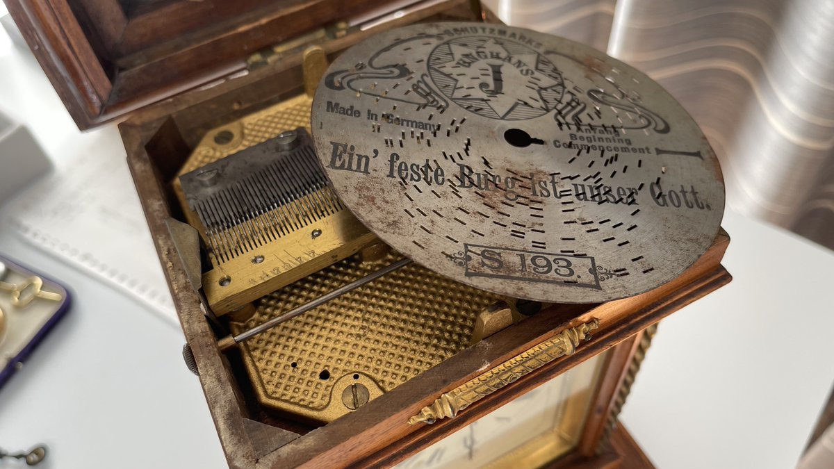 clockwatchlover's tweet image. ユンハンス買ったら、、、え！？！？！？
ディスクオルゴール付き！？！？！？