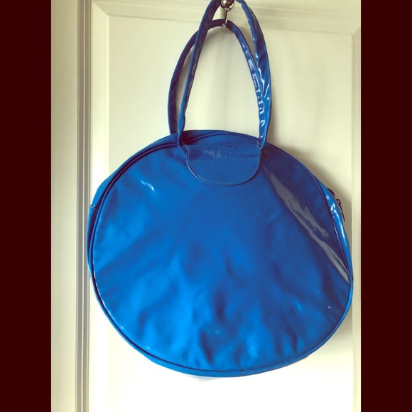 andreacheeky's tweet photo. So good I had to share! Check out all the items I'm loving on @Poshmarkapp from @OfLanamal #poshmark #fashion #style #shopmycloset #naturalizer #shein: https://t.co/bRC1zU6Rle https://t.co/R19xrVM53r