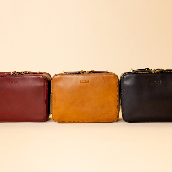 BEE'S BOX 🐝 Which Bee's Box color is your favorite? Tag a special someone to let them know that this is on your wishlist 😉
  
#ethicalgifts #sustainablegifts #sustainableliving #omybagamsterdam #ecoleather #holidaywishlist
