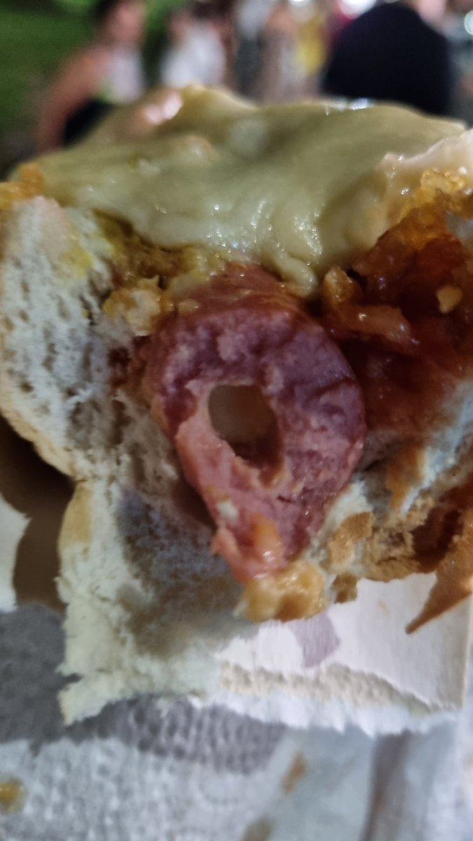 SantiagoStaiger's tweet photo. Datazo: los panchos de Sabroso ahora vienen con queso adentro de la salchicha y es literalmente la revolución Gastronómica del año https://t.co/lKlpX0Oyt5