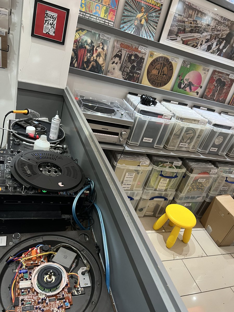 deck_doctor's tweet image. Service work on six 1210’s, down by the seaside with vinyl veteran @djbillynasty in his shop @thevinylcurtain 
#Technics1210 #Technics1200 #technicssl1210 #deck_doctor #deckdoctor #vinyl
#technicssl1210mk2 #technicssl1200mk2 #SL1210 #SL1200 #dj #decks #turntable #vinylcollector