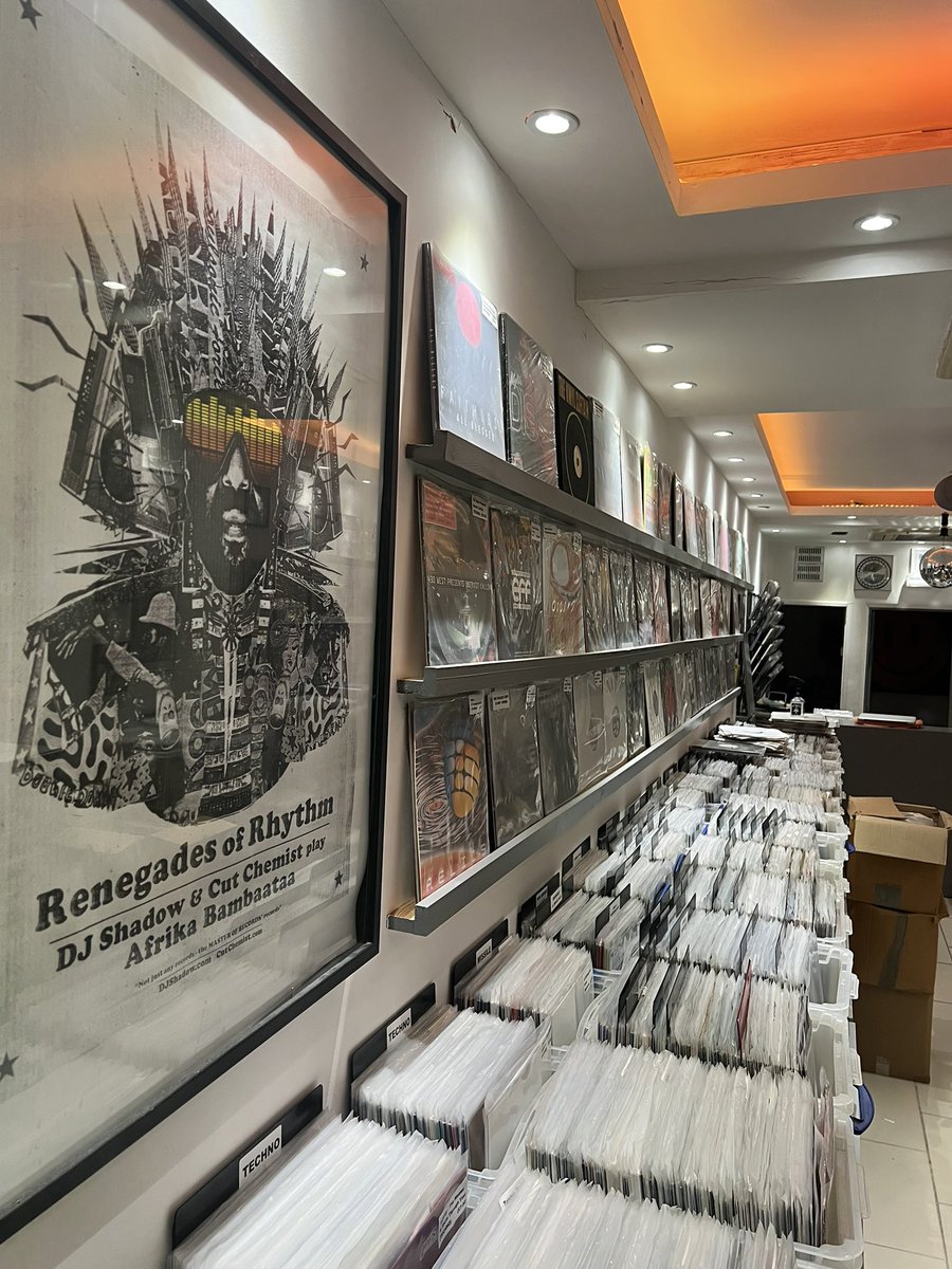 deck_doctor's tweet image. Service work on six 1210’s, down by the seaside with vinyl veteran @djbillynasty in his shop @thevinylcurtain 
#Technics1210 #Technics1200 #technicssl1210 #deck_doctor #deckdoctor #vinyl
#technicssl1210mk2 #technicssl1200mk2 #SL1210 #SL1200 #dj #decks #turntable #vinylcollector