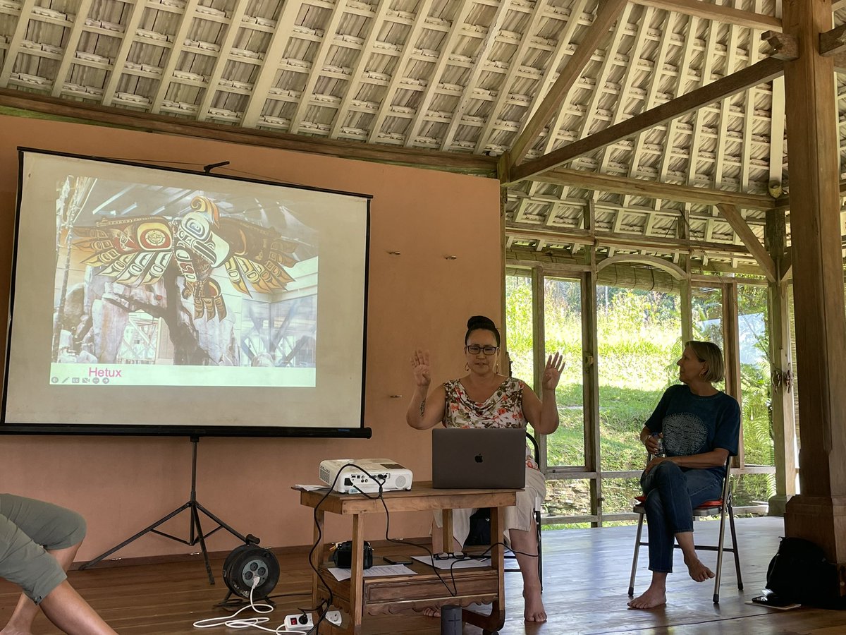 Day 2 of our workshop in Bali kicking off with <a href="/AGP_EmilyCarrU/">EmilyCarrAGP</a> and <a href="/BurungIndonesia/">Burung Indonesia</a> on #creatingaccess and connections through material practice, art, and #visualization. So much we can draw from to support #sustainability.