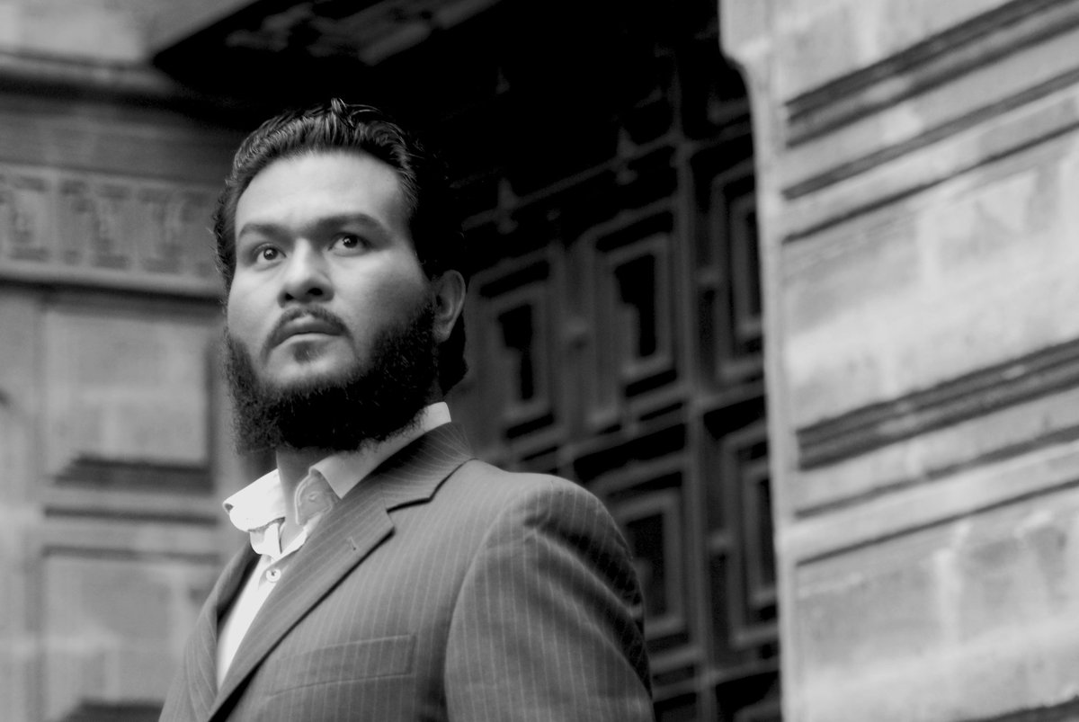 RobertoRS83's tweet photo. A veces no necesitamos a alguien que nos arregle, a veces solo necesitamos quien nos quiera, mientras nos arreglamos nosotros mismos.
Julio Cortázar
.
.
.
.
.
.
.
.
#ActorLife #LatinTalent #LatinActor #MexicanActor #MexicanTalent #Teatro #Television #Publicidad #Cine https://t.co/GDRXcOMdPX