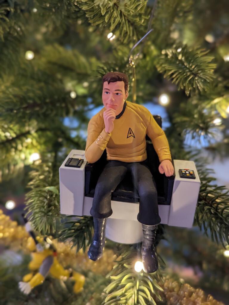 starshiptempest's tweet photo. More #StarTrekDecor for the tree, these are from our own Lt. Holden, Travis Sauder’s collection! @BBQchknMadness
Which one is your favorite??
#StarTrekOrnaments #StarTrek #HallmarkOrnaments #StarTrekHallmark #GeekTree #GeekChristmas #GeekHoliday #StarshipTempest https://t.co/OZMVEg83wn