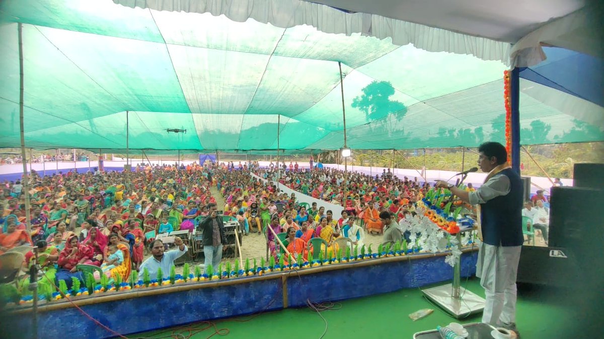 इसके लिए हमें देशवासियों के साथ अपने संबंध विकसित करने होंगे ताकि उन्हें पता चल सके कि विराष्ट्रीयकरण के परिणाम क्या होंगे। हमें जाति, पंथ, धर्म और क्षेत्रवाद के बावजूद एकजुट होने की आवश्यकता है। जय हिंद।   संसद जो कर सकती है उसे जन आंदोलन पूर्ववत कर सकता है।