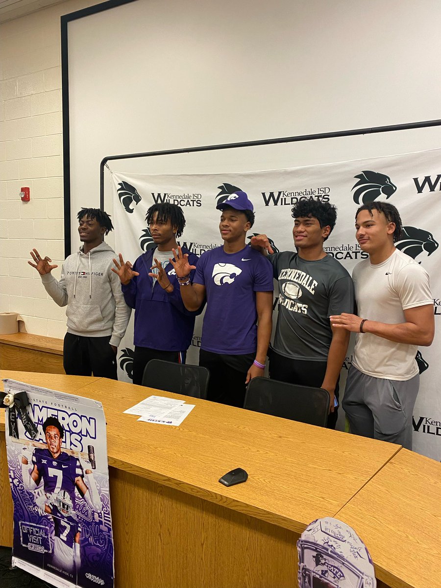 JaylenWebb1's tweet photo. Proud of you @KameronSallis earned it frfr💜🤍 https://t.co/j9LXvsSmrb