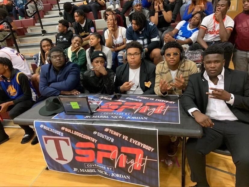 What a creative group of student-athletes at THS! I have never seen a football team support other sports on a high school like this. If you can ball in the fall ! #ths #south78  ⁦<a href="/TerryHighFb/">Terry High School Football</a>⁩ ⁦<a href="/MacCorleone74/">Rion (Ree-un) Young</a>⁩ ⁦<a href="/espn/">ESPN</a>⁩ #tspn