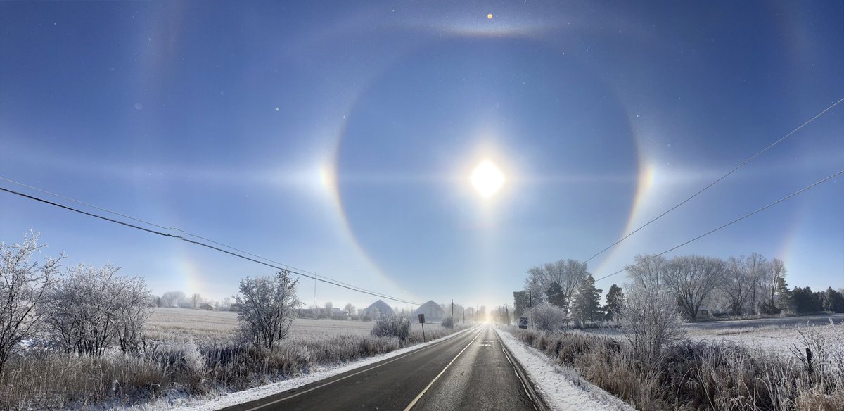 Evsguy's tweet photo. @weathernetwork took this picture near Jackson’s Point Ontario this morning hoar frost and double sun dogs 500 metres farther down the road couldn’t see it at all, timing.
#weather #onstorm https://t.co/JUhxibbkdF