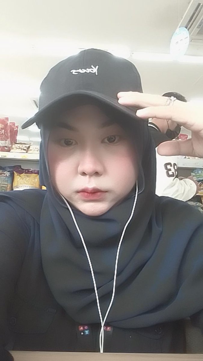 inicacach_'s tweet photo. Gaya kesukaan doi🖤🥺🙃❤🤭 https://t.co/oDvWnJRnbQ