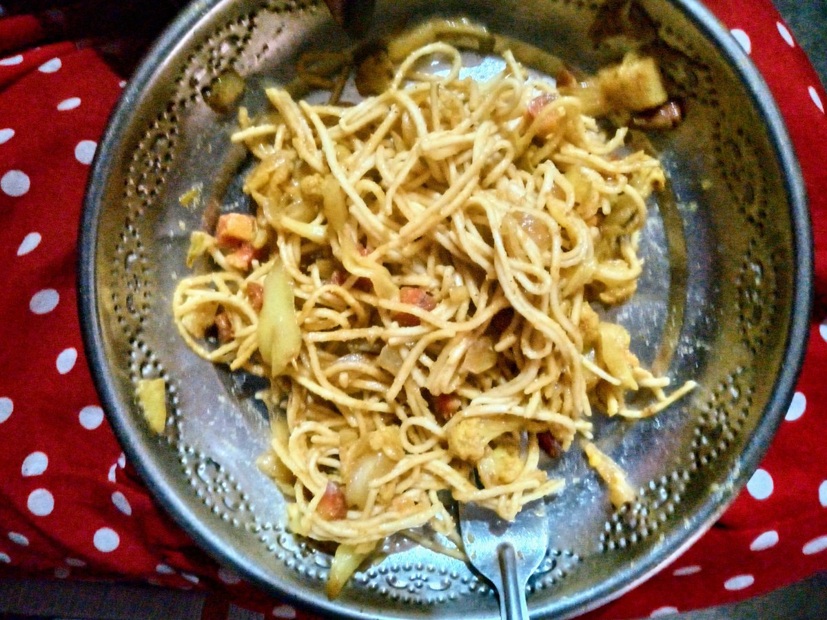 kavyaa__0's tweet photo. Chowmin କାହା କୁ କହା କୁ ଭଲ ଲାଗେ 🤤🤤 https://t.co/yrEKckK89n