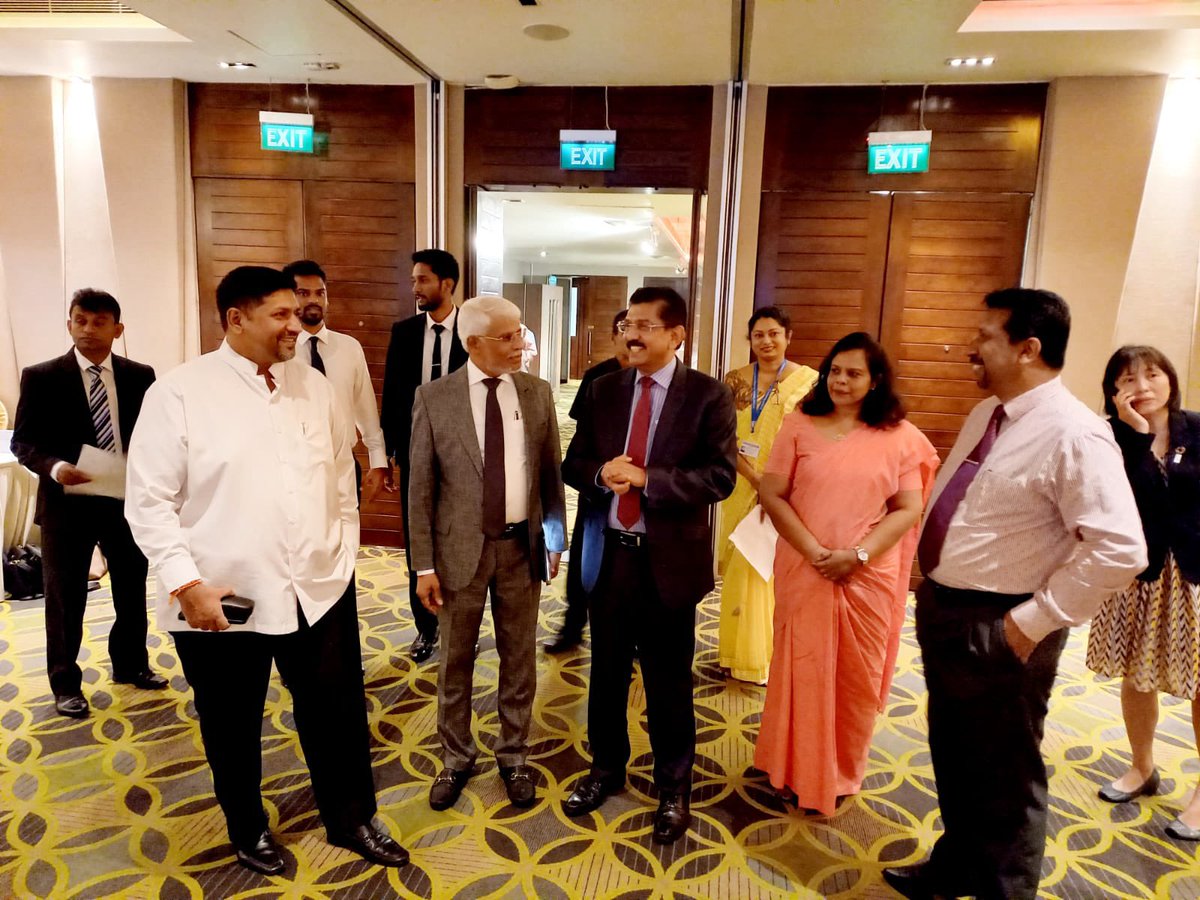 NaseerAhamedCM's tweet photo. Honoured to be a part at "Inception Workshop for the Climate Finance Network Project" with @RWijewardene @hiltoncolombo implemented by @UNDPSriLanka @UKaid
#MinoFinance #MinofEnvironment https://t.co/bYagH1UbcU